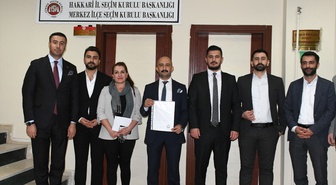 Hakkari Baro Başkanı Seven, mazbatasını aldıktan sonra hukukun üstünlüğünü vurguladı