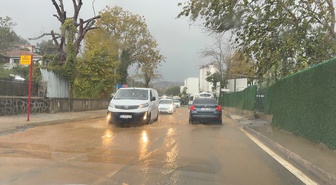 İstanbul'da etkili olan sağanak alt geçitleri ve iş yerlerini su altında bıraktı