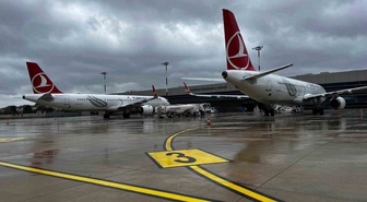 İstanbul'daki olumsuz hava nedeniyle yolcu uçakları Çanakkale'ye güvenli iniş yaptı