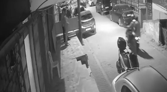 Küçükçekmece'de iş yeri önünde vurularak öldürülen Hakan Uğur cinayetinde 2 gözaltı! Saldırı anı kamerada