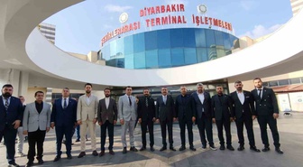 MHP Diyarbakır İl Başkanı Özcoşkun, otobüs terminalinde seyahat firmalarıyla görüştü