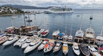 Muğla Bodrum'a yanaşan 2 kruvaziyer toplam 2 bin 437 yolcu getirdi