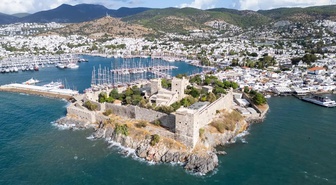 Muğla Bodrum'da 600 yılı aşkın Bodrum Kalesi ve Sualtı Arkeoloji Müzesi havadan çekildi