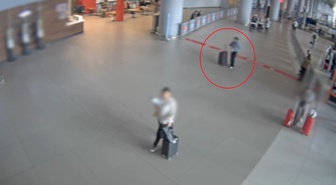 İstanbul Havalimanı'nda çikolata kaplı uyuşturucu! İranlı 2 yolcu taksiye binmek üzereyken yakalandı