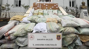 Sakarya Serdivan'da jandarma operasyonunda 4 ton kaçak tütün ele geçirildi