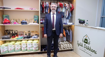 Sivas Numune Hastanesi'ndeki İyilik Dükkanı hastalara ücretsiz kıyafet ulaştırıyor