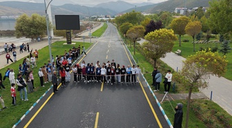 Tatvan'da 29 Ekim dolayısıyla atletizm müsabakası yapıldı, 250 öğrenci yarıştı