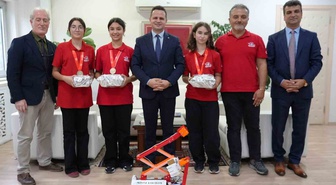 Türkiye birincisi Milas BİLSEM robot takımı Muğla Milli Eğitim Müdürü'nü ziyaret etti