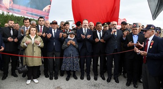 Ardahan'da şehit ve gazilerin hatırasını yaşatacak anıt törenle açıldı