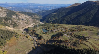 Artvin'in Cittaslow ilçesi Şavşat'ta sonbahar, Maden köyünü renk cümbüşüne bürüdü