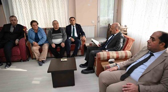 Aydın Valisi Dr. Osman Varol, görme engellilerle 'Son Ada' okudu