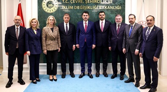 Bakan Kurum, Cemil Tugay ve AK Parti heyetini kabul etti