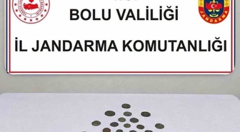 Bolu'da jandarma operasyonunda 2 şüpheli yakalandı, 45 bronz sikke ele geçirildi