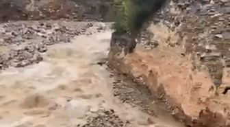 Bursa Cumalıkızık'ta sağanak sonrası heyelan amatör kameraya saniye saniye yansıdı