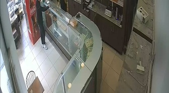 İzmir Bornova'da DMD hastası çocuk için fırına konulan bağış kumbarası çalındı