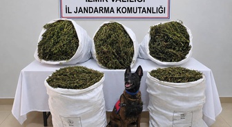 İzmir Tire'de jandarma 54 kilo 800 gram kubar esrar ele geçirdi, 3 şüpheli tutuklandı