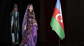 Kars'ta Azerbaycan Sanat Haftası'nda halk konseri ve milli kıyafet defilesi yapıldı