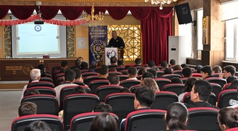 Kilis İl Emniyet Müdürü, öğrencileri zararlı Telegram gruplarına karşı uyardı