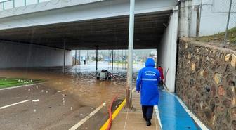 Kocaeli Büyükşehir Belediyesi sağanakta 897 personel ve 512 araçla mücadele ediyor