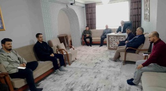 Kütahya Hisarcık'ta müftülük personeli Diyanet Gençlik Merkezi'nde kitap okudu.