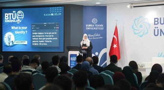 Lauren Booth, BTÜ'de kimlik ve inancı anlattı, Gazze deneyimini paylaştı