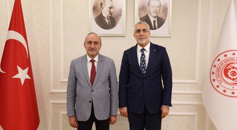 Öz Sağlık-İş, Kamu Çerçeve Protokolü talebini Bakan Işıkhan'a iletti