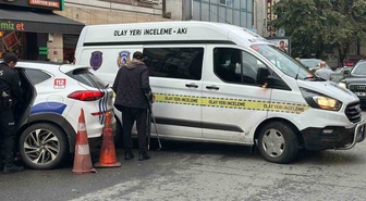 Sarıyer'de iş yerini kurşunlayan motosikletli iki şahıs 1 kişiyi yaraladı