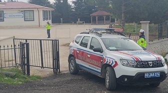 Tokat'ta jandarma güvenlik tedbirlerini sürdürüyor, servis araçları denetleniyor