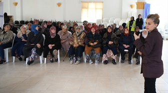 TÜMAD, Lapseki Şahinli'de kadın çiftçilere akıllı ve güvenli tarım eğitimi düzenledi