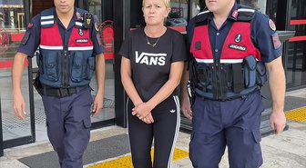 Alanya'da düştüğü iddia edilen Polonyalı turist 5 gün sonra öldü, eşi tutuklandı