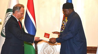 Büyükelçi Gökmen, güven mektubunu Barrow'a sunarak Gambiya'daki görevine başladı