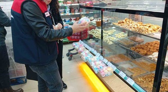 Denizli'de ekipler okul kantinleri ve marketlerde gıda denetimini sürdürüyor
