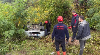 Karadeniz Ereğli'de şarampole devrilen otomobilde sıkışan 3 yaralı kurtarıldı