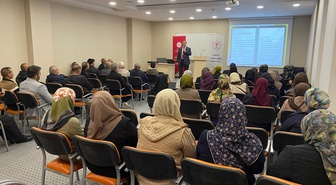 Kırıkkale'de kutsal topraklara gidecek umrecilere İl Müftülüğünce seminer verildi