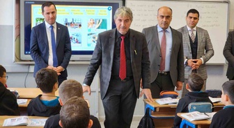 Kütahya İl Milli Eğitim Müdürü Yılmaz, Tavşanlı'da öğretmen ve öğrencilerle buluştu