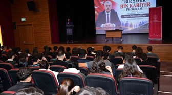 MEB Teftiş Kurulu Başkanı Fethi Fahri Kaya, Eskişehir'de lise öğrencileriyle buluştu