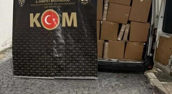 Niğde'de iki araçta 6 milyon TL'lik 2 milyon 700 bin kaçak makaron ele geçirildi