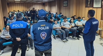 Ödemiş'te polis, 257 öğrenciye siber zorbalık ve teknoloji bağımlılığı eğitimi verdi