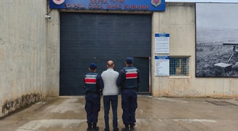 Samsun Bafra'da 15 yıl hapis cezası bulunan firari JASAT operasyonuyla yakalandı