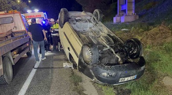 Samsun Canik'te hafif ticari araç yaklaşık 30 metre aşağıya düştü, 1 kişi yaralandı