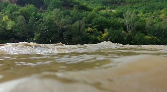 Tunceli'de sağanak sonrası Munzur Nehri'nin debisi yüzde 30 arttı, Valilik uyardı