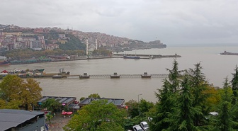 Zonguldak'ta sağanak denizi kahverengiye çevirdi, eğitime 2 gün ara verildi