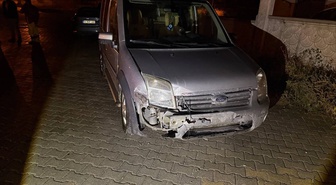 Afyonkarahisar Bolvadin'de hafif ticari araç motosikletle çarpıştı, 7 kişi yaralandı