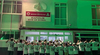 Arda Güler, Bolu Mengen'de hafızlık öğrencilerine imzalı formasını gönderdi