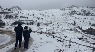 Bolu'nun yüksek kesimlerinde aralıklarla süren kar 5 santimetreye ulaştı