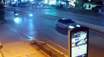 Edirne'de iki motosiklet çarpıştı, 1 kişi yaralandı, o anlar kameraya yansıdı