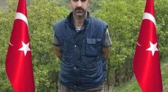 Elazığ Palu'da düğüne giden amca ve yeğenine otomobil çarptı, amca öldü
