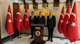 İçişleri Bakanı Çiftçi, Batman Valiliğini ziyaret edip Şeref Defteri'ni imzaladı