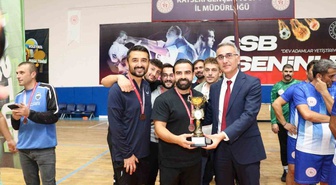 Kayseri'de Kamu Spor Oyunları İl Birinciliği voleybol ve futsalda ödüllerle sona erdi