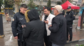 Kütahya'da polis, 67 yaşındaki kişiyi kızının ihbarıyla dolandırıcılıktan kurtardı